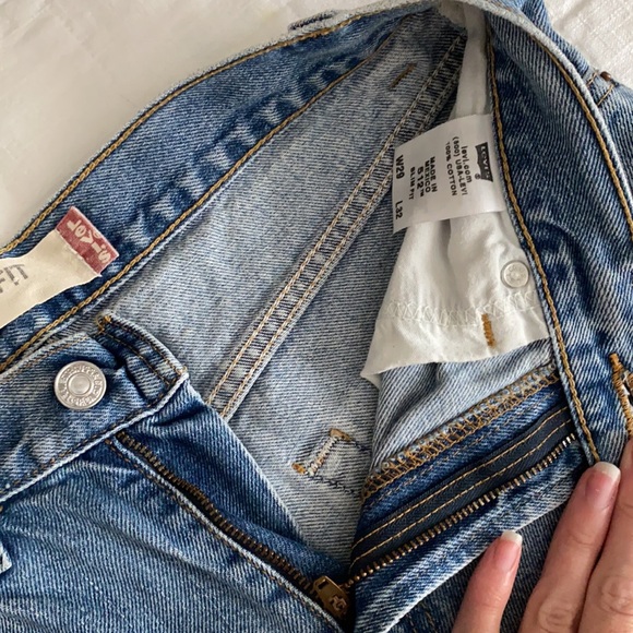 Levi high waisted shorts - Picture 3 of 3